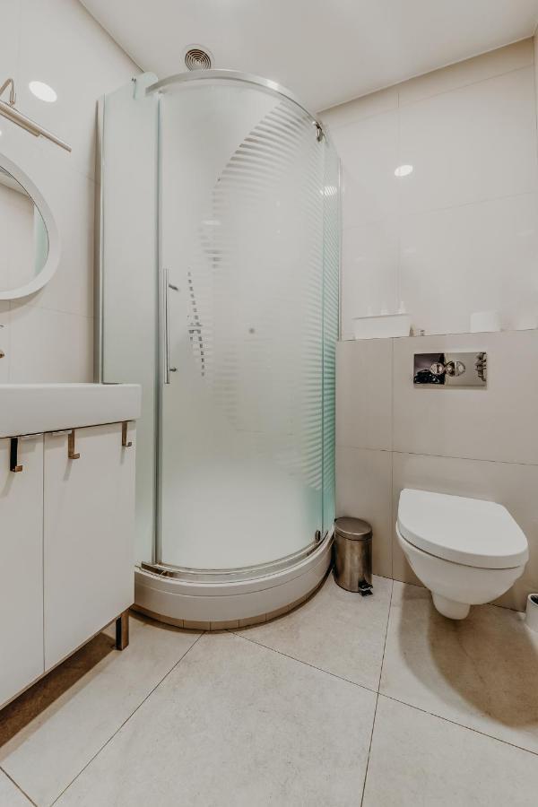 Spacious - 140 Square Meters Apartment, Vilnius City Centre מראה חיצוני תמונה